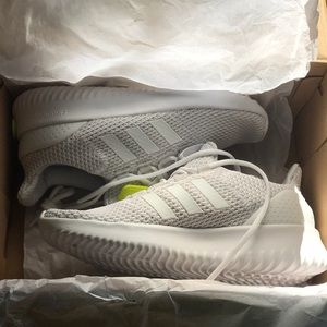 White Adidas neo cloudfoam sneakers